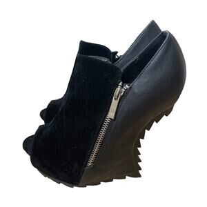 Beau Ashe Liliana Black Platform Wedges Abstract Heel Size 7.5